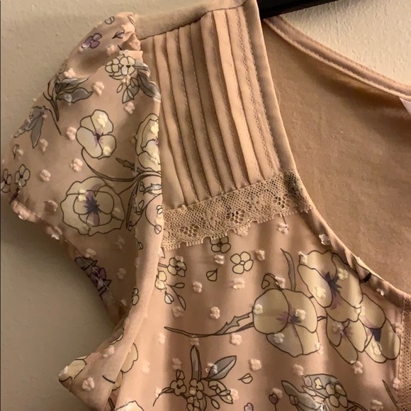 Lauren Conrad Flowery Blouse - Picture 4 of 5